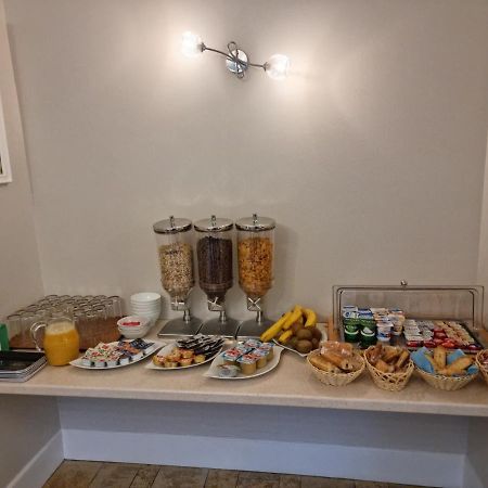 Hotel Du Haut Marais Saint-Marcel  ภายนอก รูปภาพ
